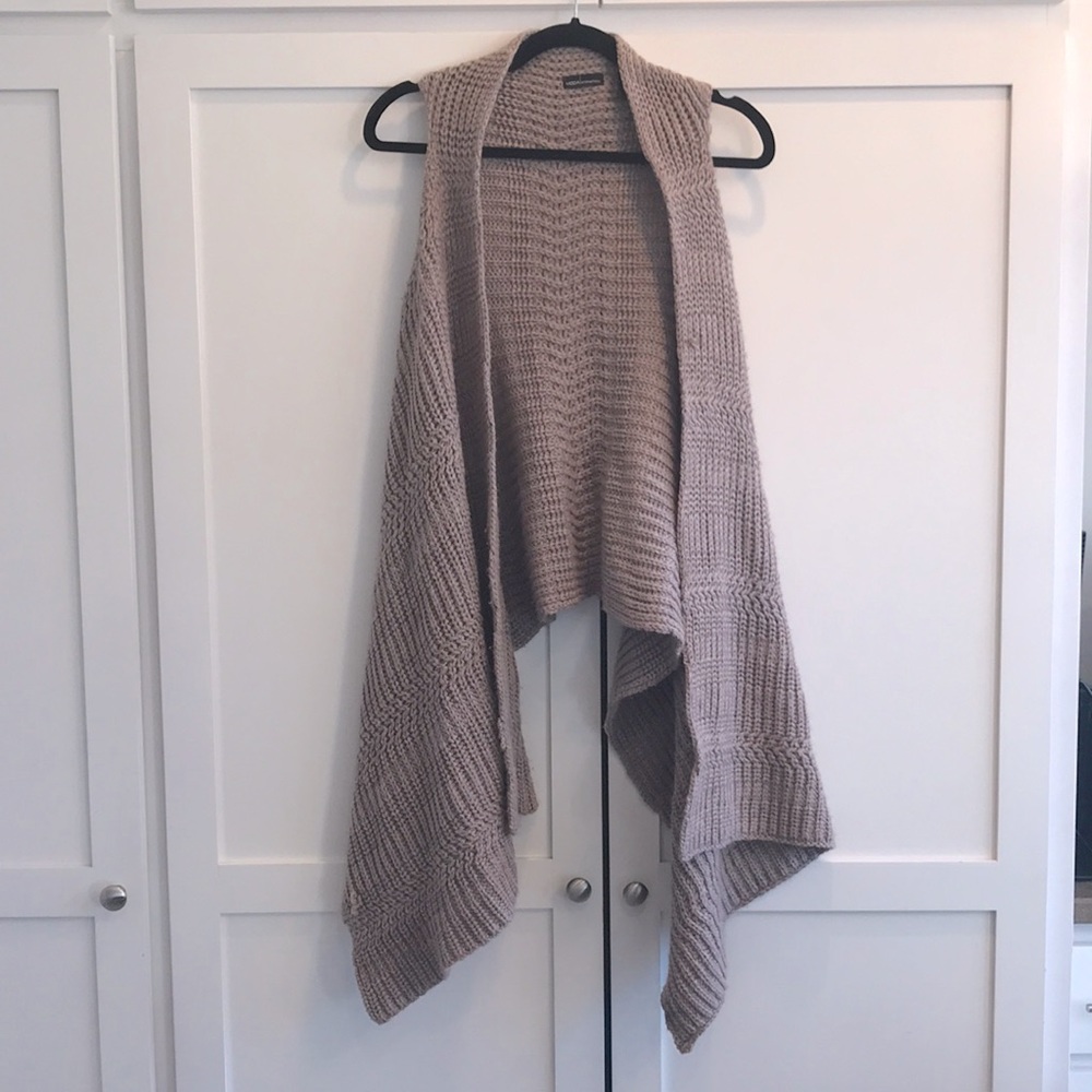 Mods Intl. Sleeveless Wool Cardigan